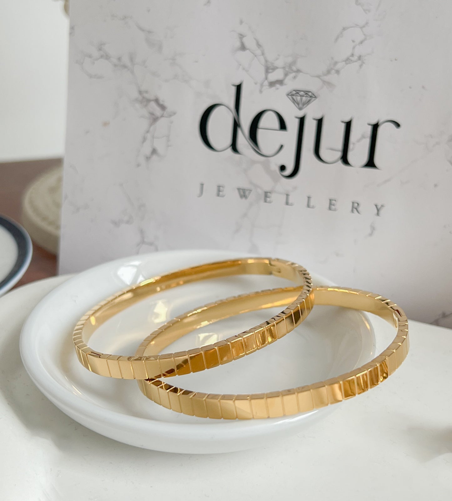 Leta Bangle