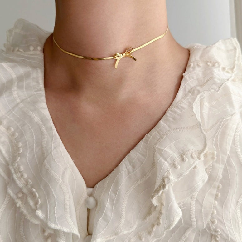 Bow Necklace