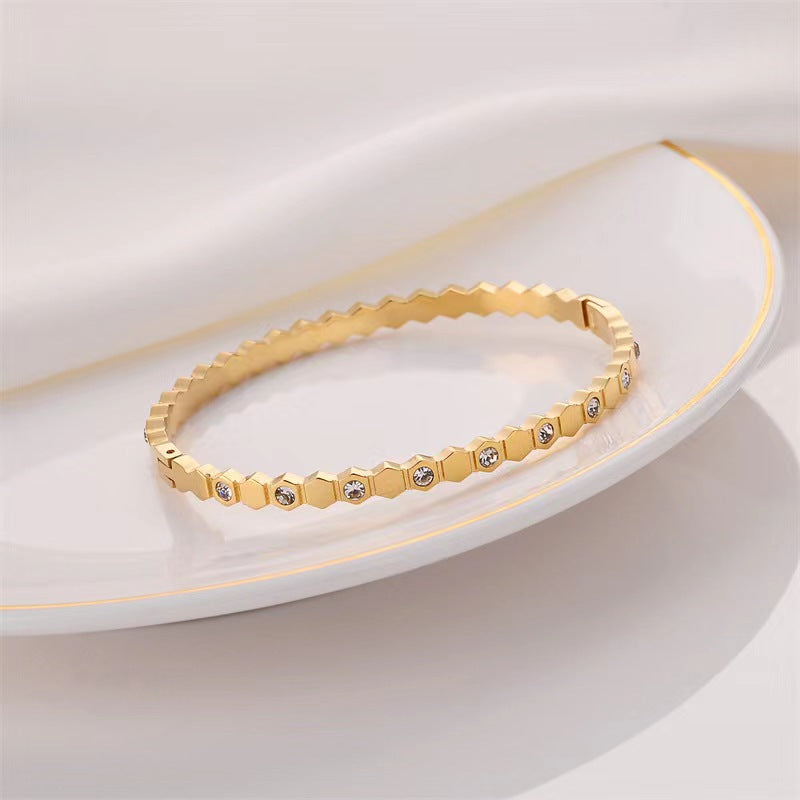 Lexi & Lux Bangle